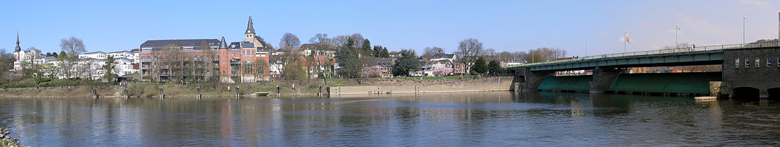 Панорама Кеттвига (справа - Кеттвигская плотина)