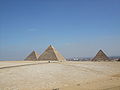 Pyramidsofgiza.JPG