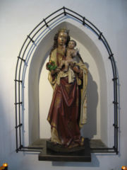 Скульптура Богоматери с младенцем работы Тильмана ван дер Бурха