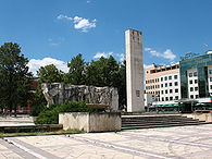 Lukovit-monument.jpg