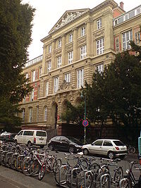 Altes-hauptgebäude- der-uni-darmstadt.JPG
