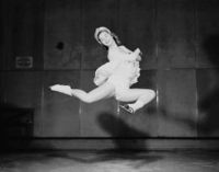 Barbara Ann Scott stag leap 1947.jpg