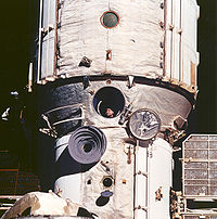 Cosmonaut Polyakov Watches Discovery's Rendezvous With Mir - GPN-2002-000078.jpg