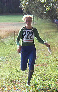 SM-1977 Frugård. Vuoden 1979 maailmanmestari Outi Borgestron maalisuoralla.jpg
