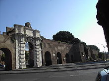 Porta San Giovanni 2950.JPG