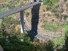 Brücke auf Madeira.JPG