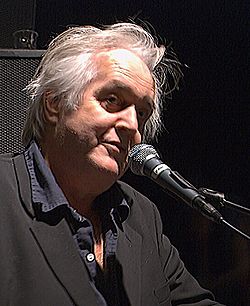 Henning Mankell lecturing at Parkteateret.jpg