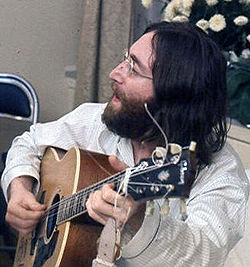 Леннон репетирует "Give Peace a Chance" в Монреале, Канада в 1969