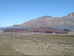 Longyearbyen UNIS.JPG