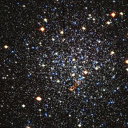 Messier 12 Hubble WikiSky.jpg