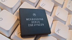 Motorola MC68000FN8.jpg