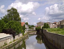 Река в Вик-сюр-Сей.