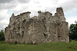 Руины Середнянского замка
