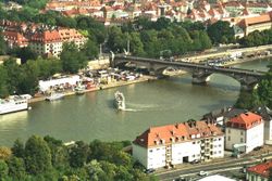 Река Майн у Львиного моста в Вюрцбурге