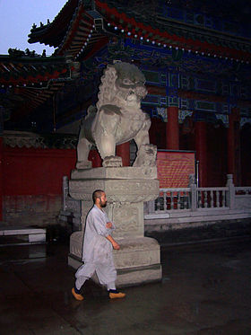 Вечер в монастыре Дасиншань