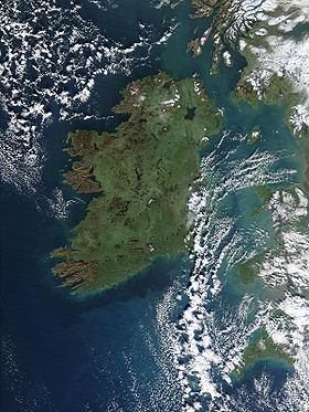 Спутниковый снимок Ирландии, сделанный НАСА 4 января 2003