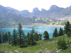 Высокогорное озеро Ало, крупнейшее в Европе.