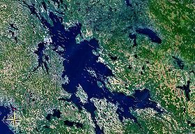 Вид со спутника на Вы́гозерское водохранилище