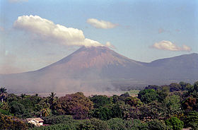 Вулкан Сан-Кристобаль (2003 г.).