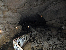Один из входов в Воронцовскую пещеру