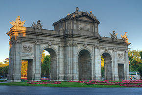 Puerta de Alcalá 2.jpg