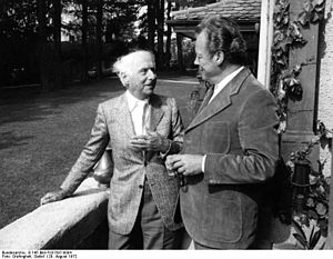 Макс Эрнст (слева) и Вилли Брандт