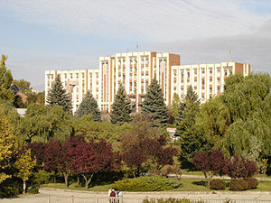 Government building Tiraspol 01.jpg