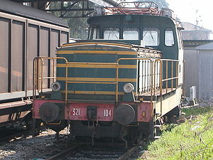 Locomotiva da manovra E.321 (104).JPG