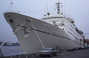 «Михаил Лермонтов» в порту Тилбери, Великобритания, 1983 год